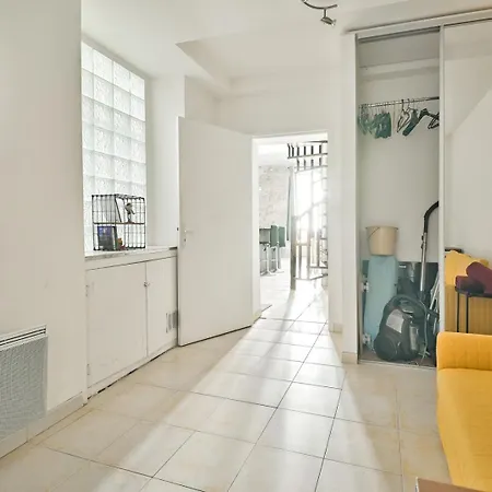 In The Heart Of Nimes' Historic Center *