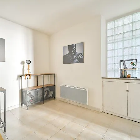 In The Heart Of Nimes' Historic Center Apartman