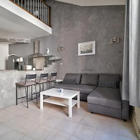 Apartamento In The Heart Of Nimes' Historic Center
