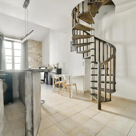 Apartman In The Heart Of Nimes' Historic Center
