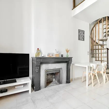 In The Heart Of Nimes' Historic Center Appartement *