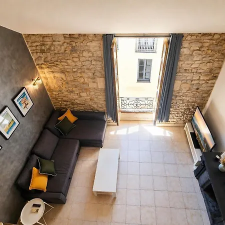 In The Heart Of Nimes' Historic Center Апартаменты *