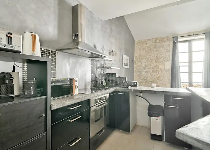 In The Heart Of Nimes' Historic Center