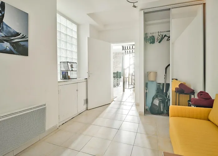 In The Heart Of Nimes' Historic Center *