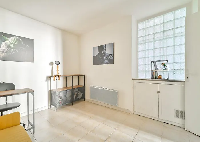 In The Heart Of Nimes' Historic Center Apartamento