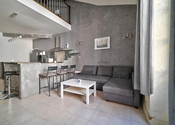 Apartamento In The Heart Of Nimes' Historic Center