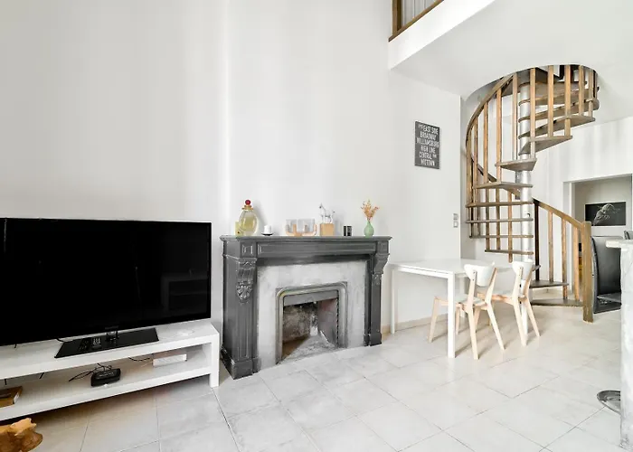 In The Heart Of Nimes' Historic Center Apartamento *